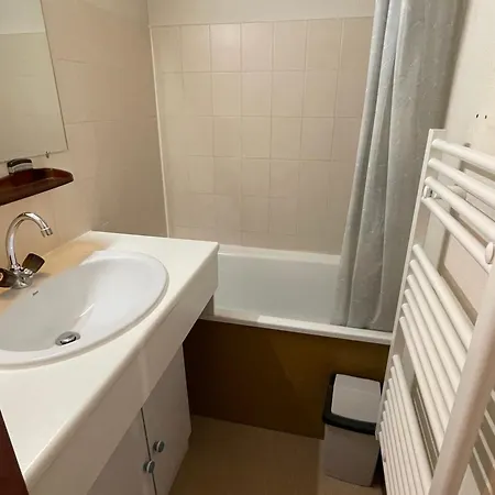 Calme Avec Balcon Sud, Parking, 4 Pers Max - - Fr-1-692-100 Apartment